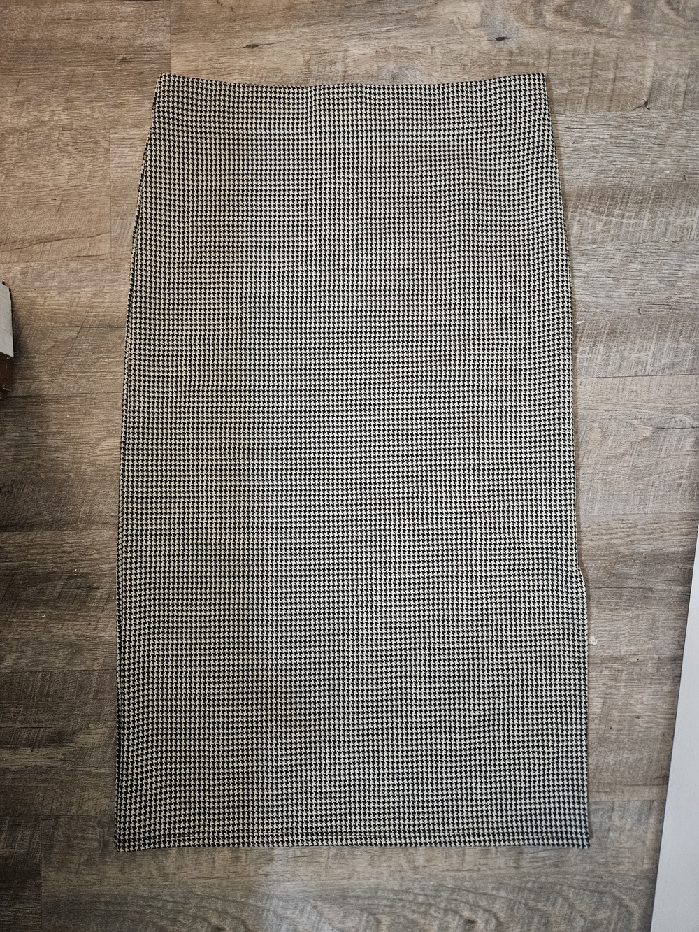 LOFT Black and White Houndstooth Pencil Skirt